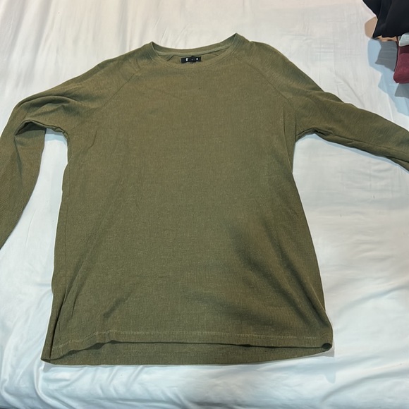 4 long sleeve shirt bundle - Picture 7 of 8